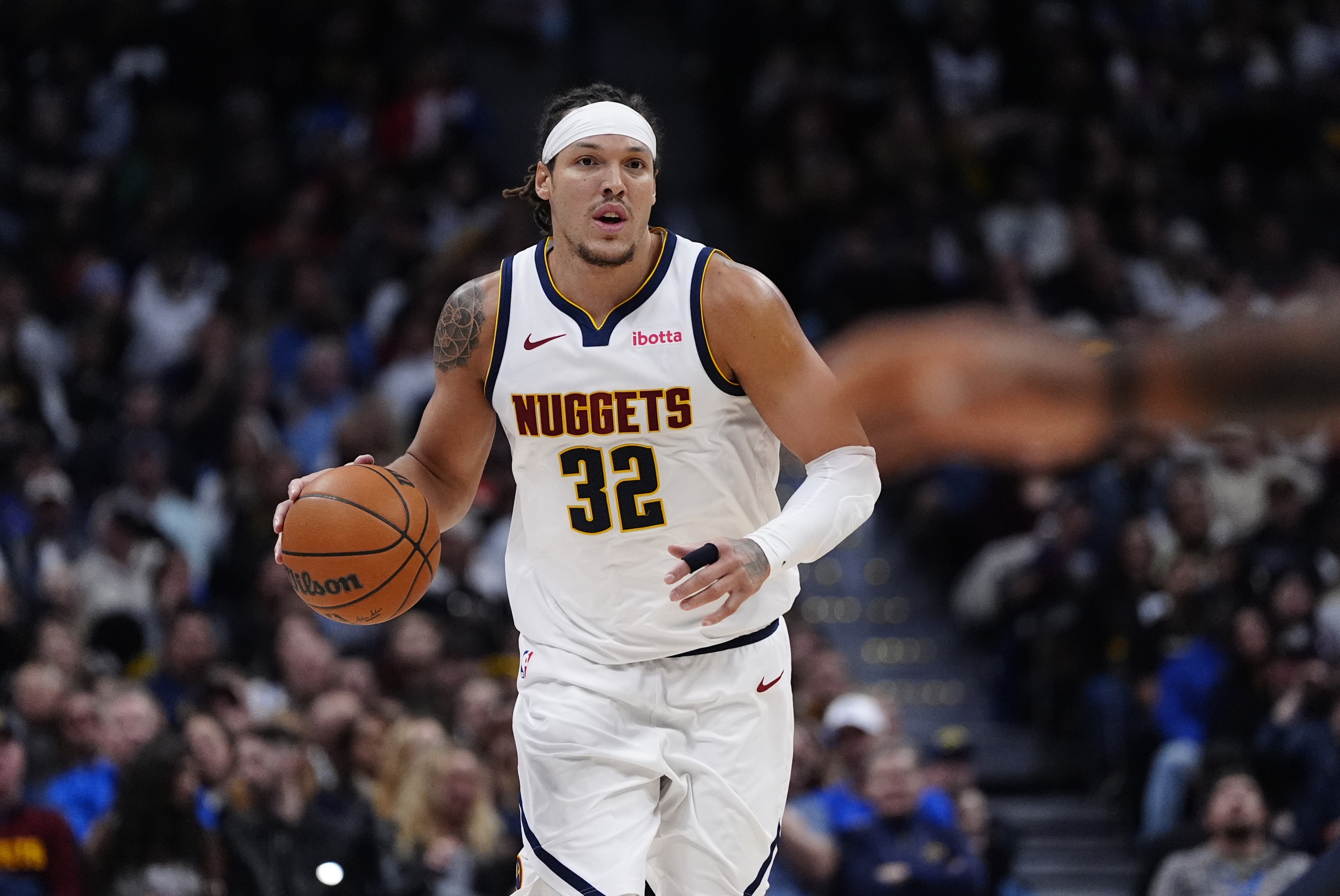 开云体育下载-逐渐找状态！阿隆·戈登出战29分钟 15中6砍下16+8&amp;填满数据栏