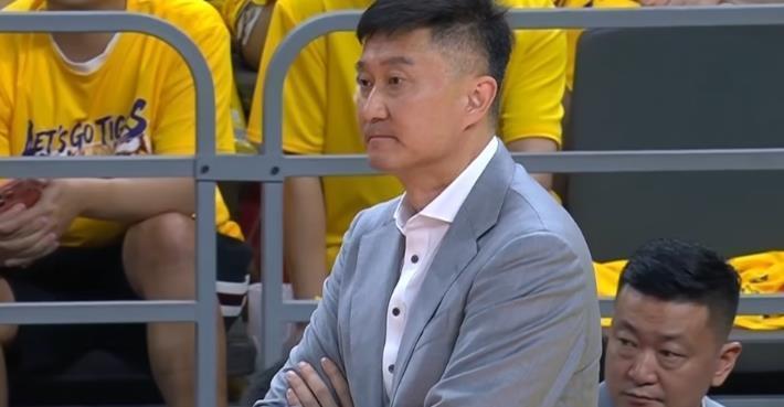 开云体育下载-广东队止步8强，三场净输20分，罚球少48个；杜锋表示没有遗憾
